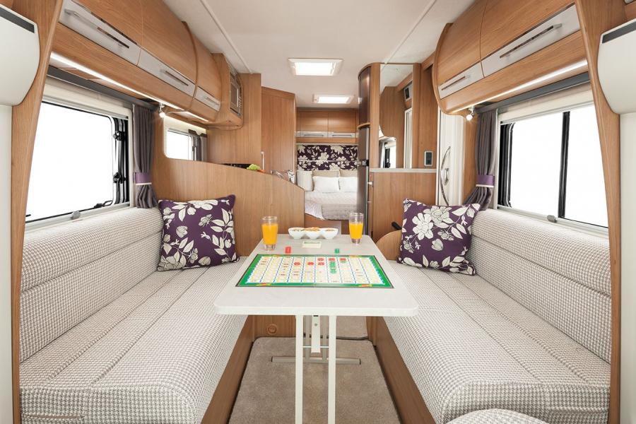 Интерьер Auto-Trail Tracker FB 2014 года  (фото 5 из 6)